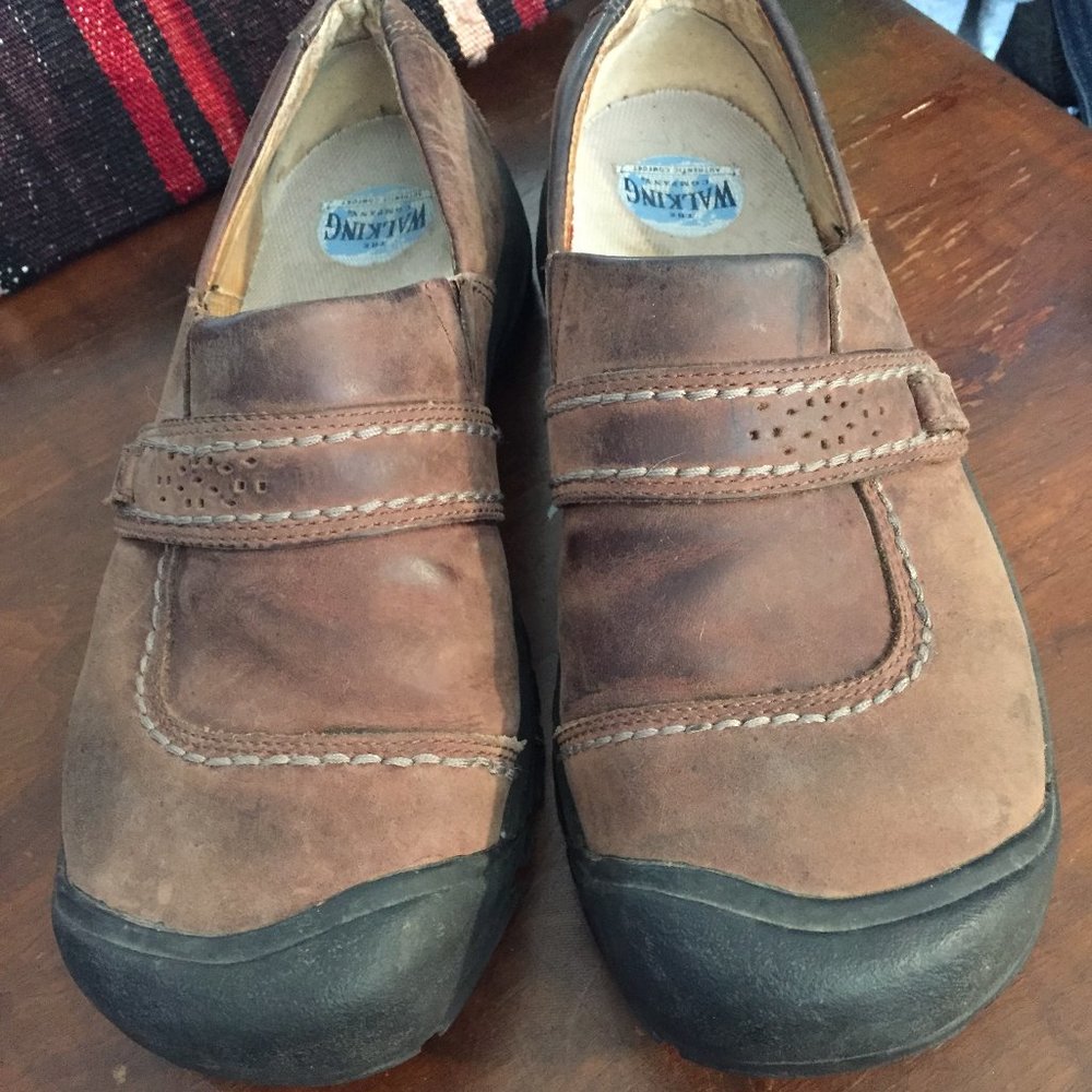 KEEN LEATHER LOAFER SHOES SIZE 9.5